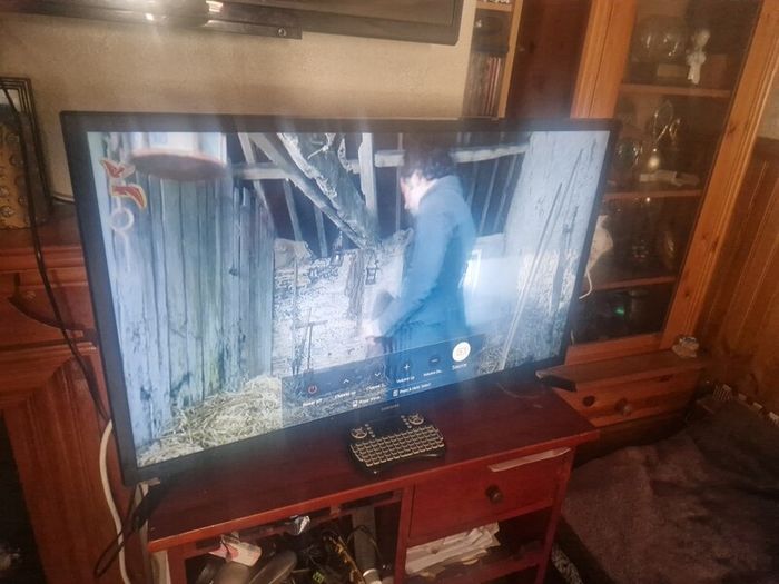 samsung smart tv 32 in h works perfectly