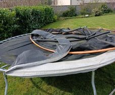 10 ft trampoline free needs a clean