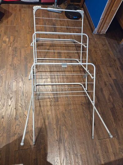 Clothes drying rack