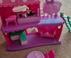 Minnie Mouse play house