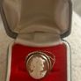 9ct Gold Cameo Ring 2.85 grams Size J Image 2
