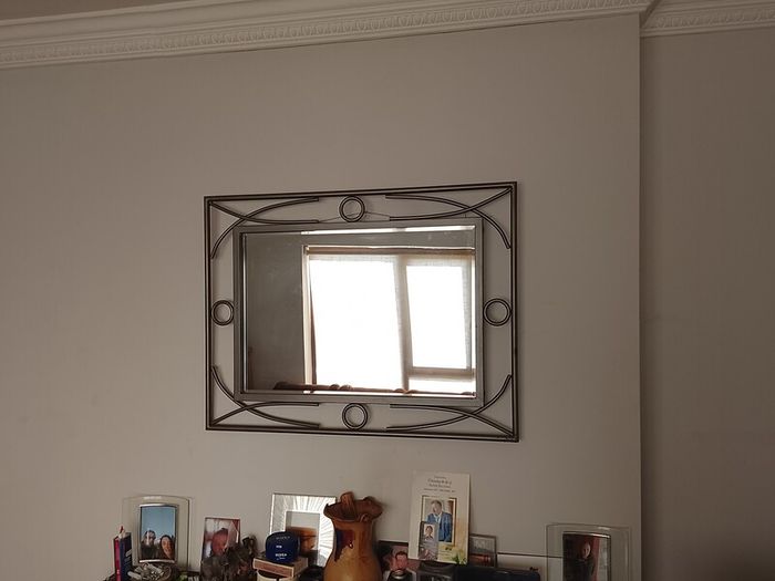 coffee table and mirror