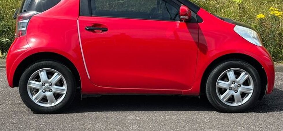 L@@k TOYOTA IQ only 56k new nct