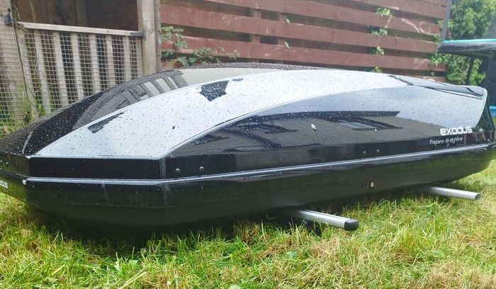 Thule Exodus 470l Roof box and bars