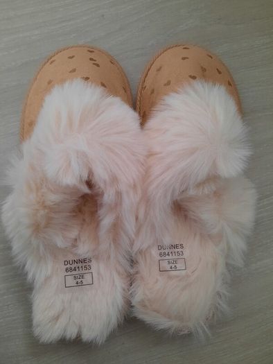 brand new Slippers size 4-5