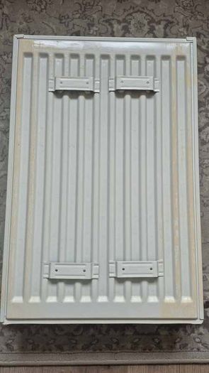 Central Heating Steel Panel Radiator (600mm x 400mm) Complete with Brackets & Valves
