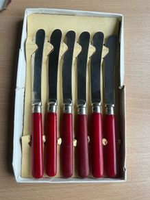 Vintage butter knife set