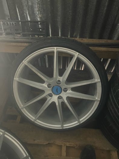 Veemann V-FS25 - 20" Alloy Wheels