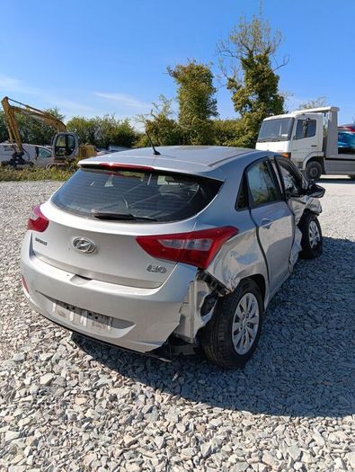 Breaking Hyundai i30 2016 1.6crdi