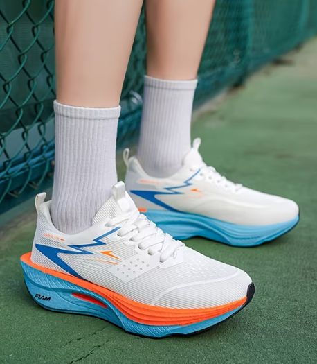 Professional Running Shoes with Carbon Plate Technology