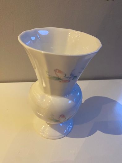 Aynsley Little Sweetheart vase