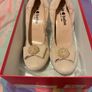 Pale pink le babe shoes size 5.5 Image 4