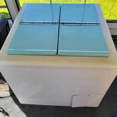 Ice cream van Freezer