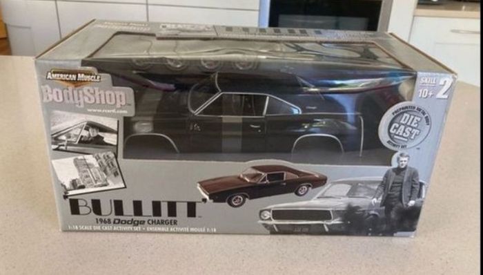 Bullit Steve McQueen Movie Dodge Charger 1/18 x 2