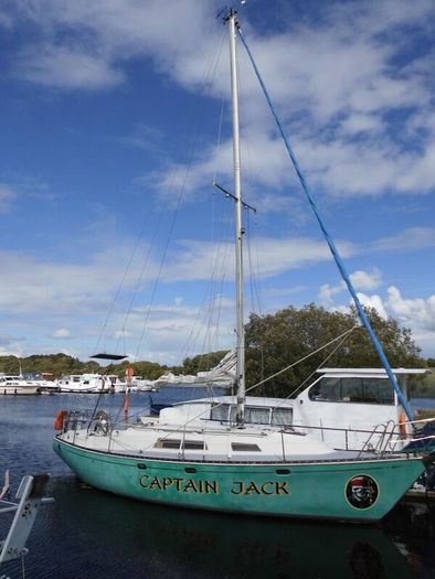 Yacht. 30ft. Sailing/Cruising. No trailer.