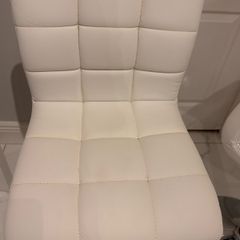 bar/kitchen stools