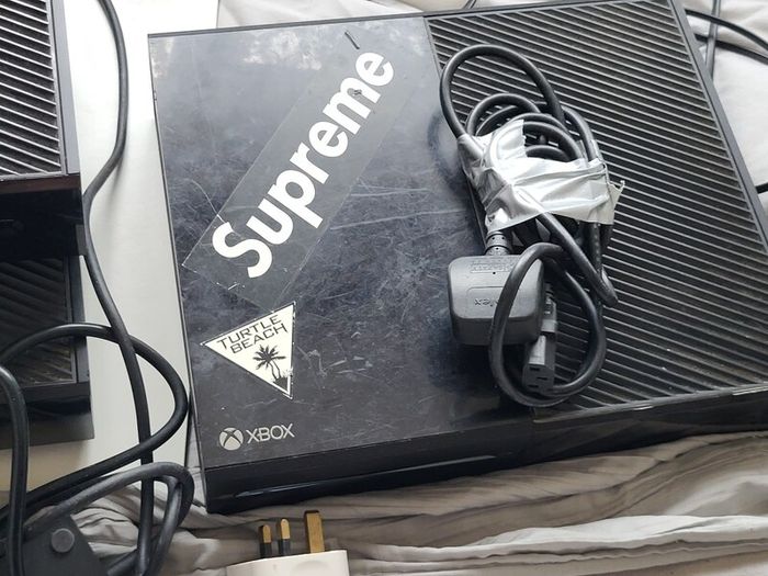 3 xbox one consoles