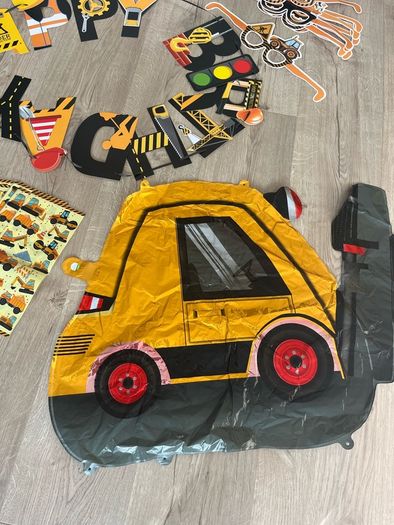 Construction theme party accessories