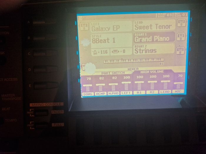 Yamaha PSR 8000 workstation keyboard