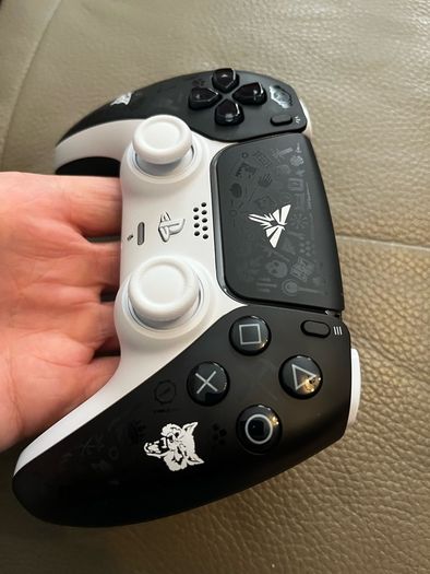 ps5  last of us controller limited edition
