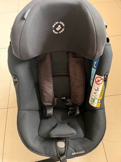 Maxi Cosi Axiss Fix 360. Car seat suitable to 4 years old
