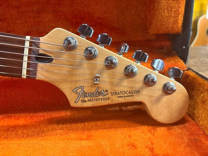 Fender Standard Roland Ready Stratocaster Sunburst 2003