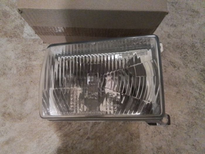 VW Passat B2 Headlamp.