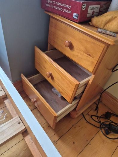 2 wooden bedside lockers