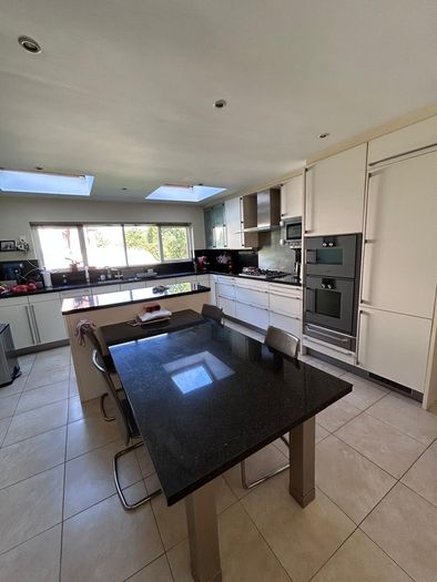 SieMatic Kitchen with Granite Worktops and Appliances