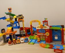 Vtech Toot Toot drivers bundle: Construction Site, Fire Station, Criss Cross Raceway, and 7 cars