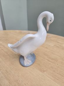 Nao By Lladro Goose Figurine