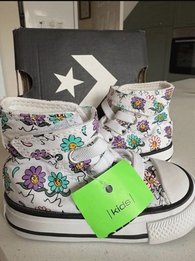 converse baby