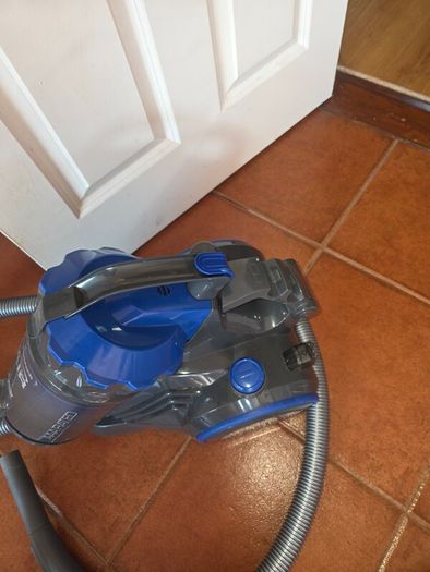 Vacuum Cleaner 750W