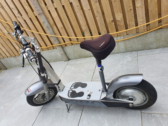 Electric scooter