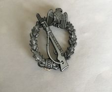 WW2 memorabilia - German Infantry Assault Badge