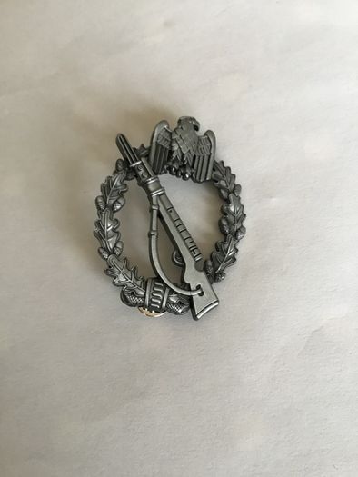 WW2 memorabilia - German Infantry Assault Badge