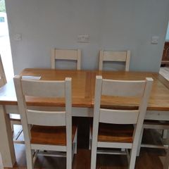 Solid Oak extendable 8 person kitchen  Table