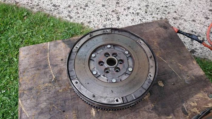Audi a4 b7 driver side headlamp,headlights.breaking sline isofix lower trims seats boost pipe suspension parts clutch kits flayweel parcel shelf