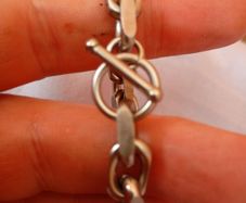 ladies T /0 toggle bracelet