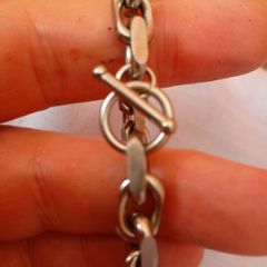 ladies T /0 toggle bracelet