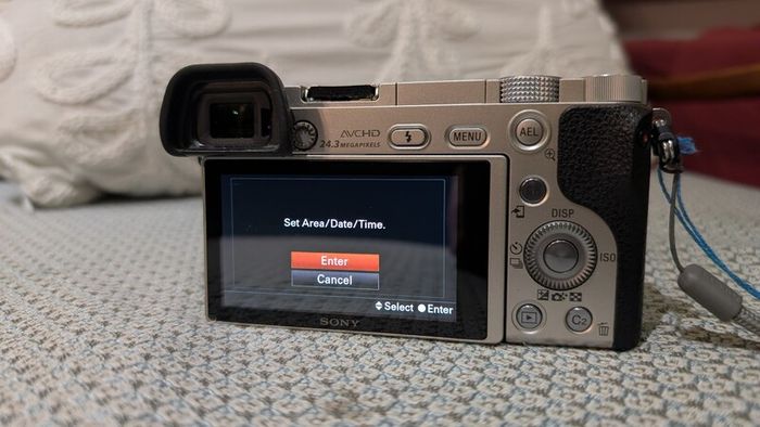 Sony a6000 plus original lens