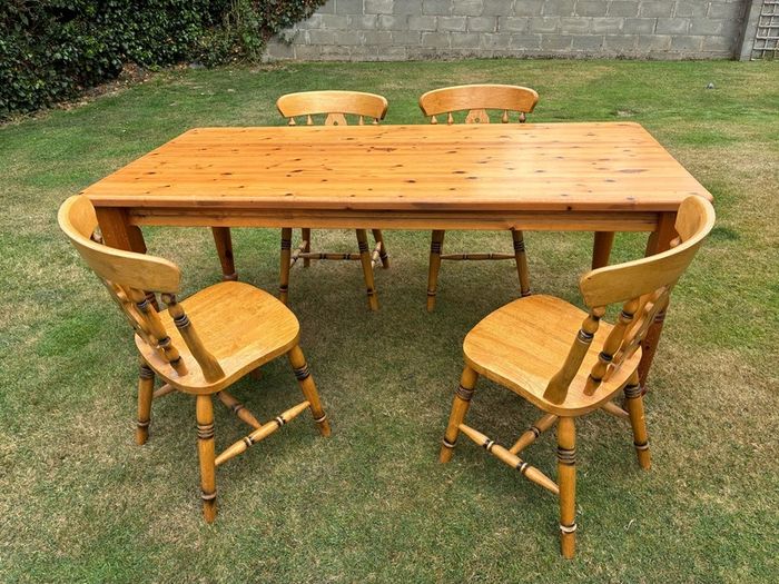 Kitchen table & chairs