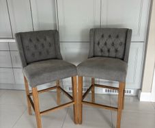 Island / Bar Stools