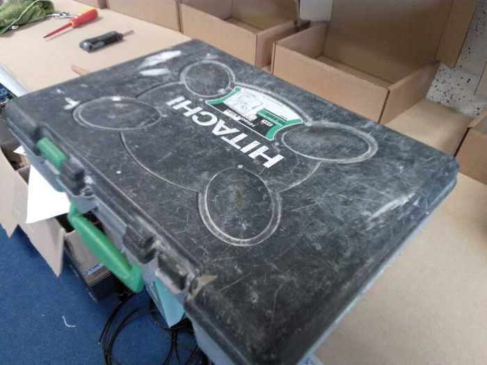 Hitachi DV 24DC SDS drill + battery's/charger