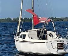 Leisure 26 sailing boat bilge keel