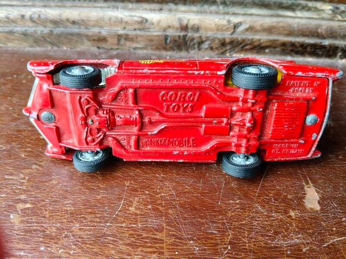 Die cast metal collection