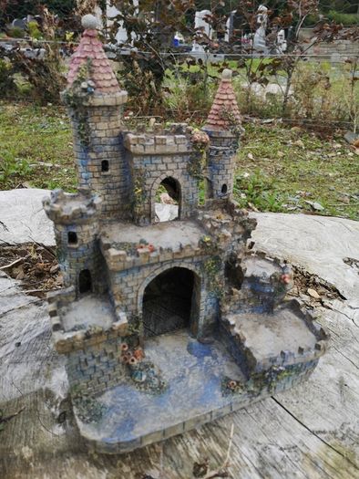 castle handcrafted model, great decoration