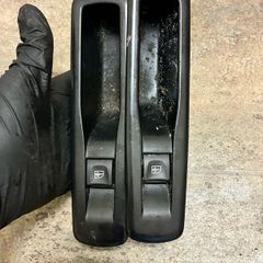 Pair of Genuine Renault Megane MK3 MK4 Rear Electric Window Switches 829500004R