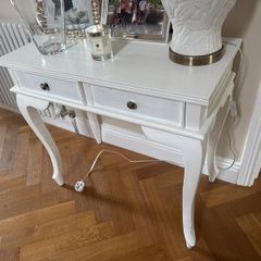 Hall table