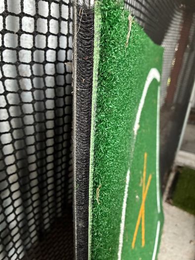 Golf hitting mat with rubber base